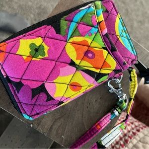 Vera Bradley Va Ba Bloom ID wristlet.  Excellent pre-owned Condition